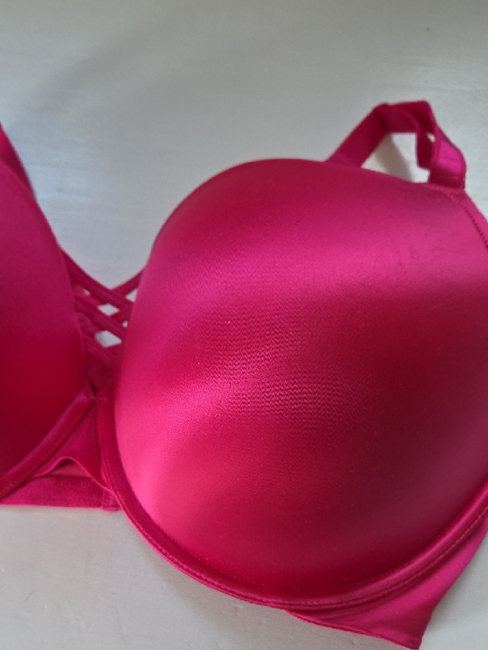 Torrid Smooth Hot Pink 44 DDD Padded Bra with Crisscross Detail & Back Smoothing - Picture 2 of 5